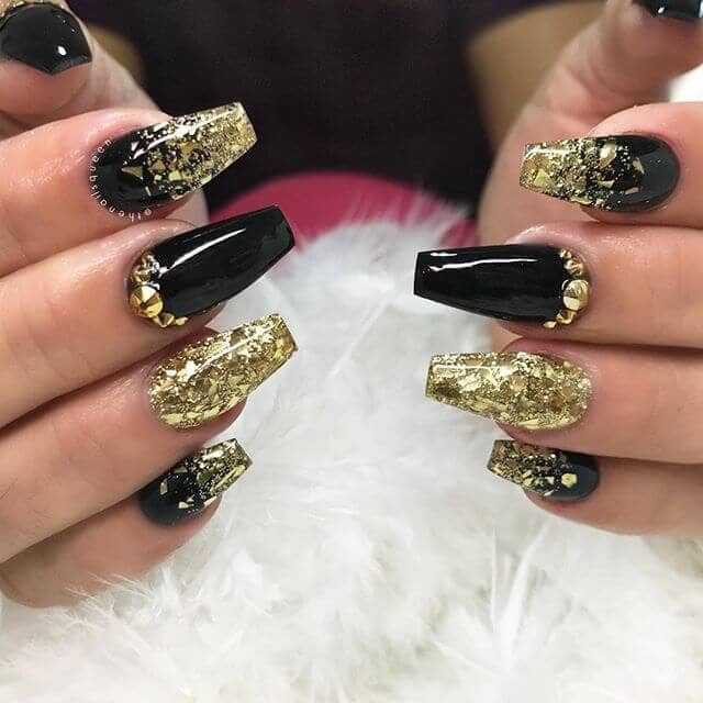 Black And Gold Nail Ideas
 50 Classy Nail Design with Diamonds that will Steal the