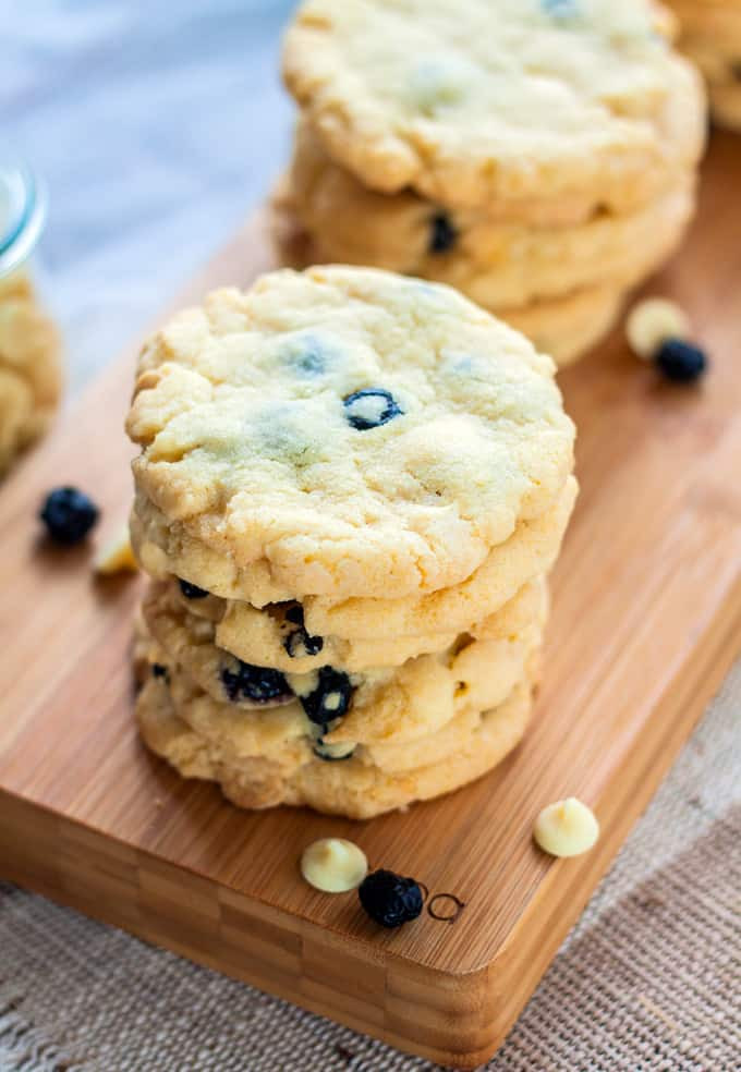 Blueberry White Chocolate Cookies
 Buttery White Chocolate Blueberry Cookies