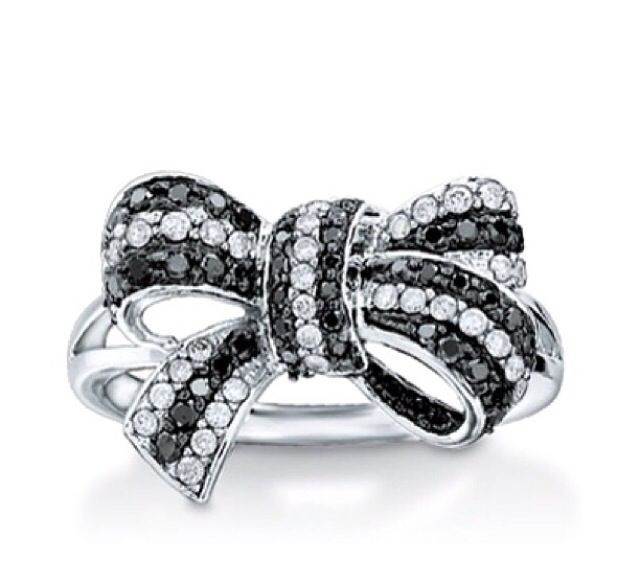 Bow Wedding Ring
 Wedding Ring Trend The Bow