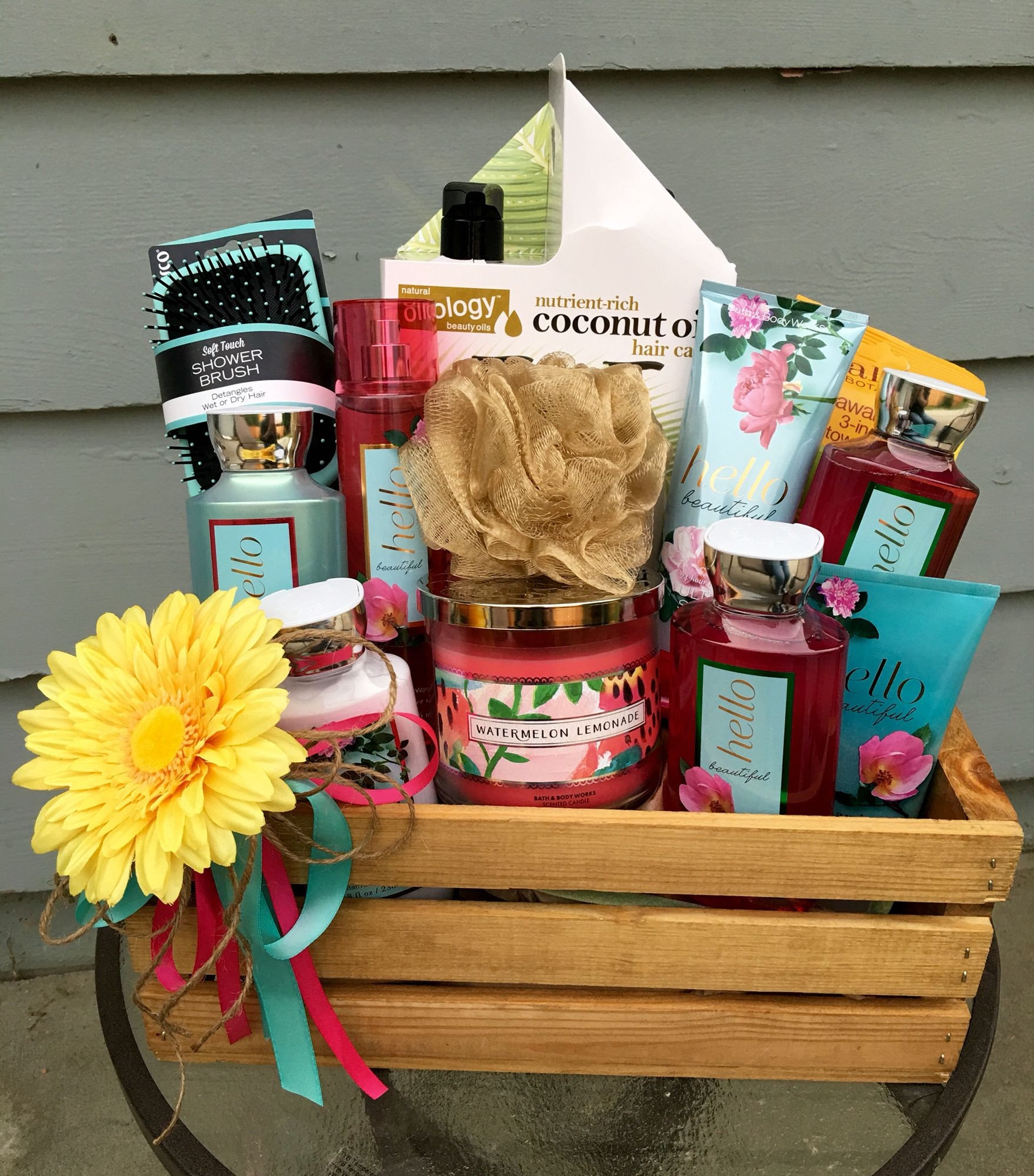 Bridal Shower Gift Basket Ideas For Guests
 Bridal Shower Prizes That Will Adore Your Guests