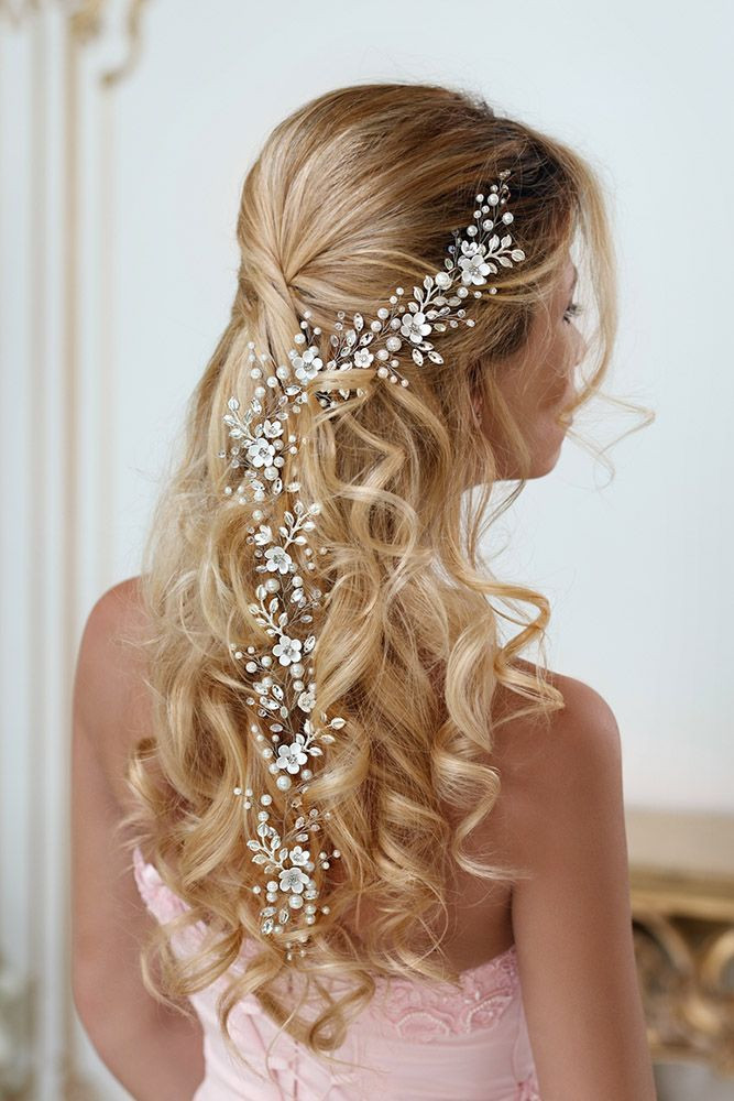 Bridesmaid Hairstyles Pinterest
 Best 4886 Wedding Hairstyles & Updos ideas on Pinterest