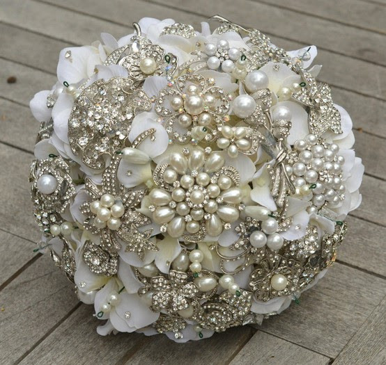Brooches Corsage
 quirks kisses inspired life vintage Brooch Bridal