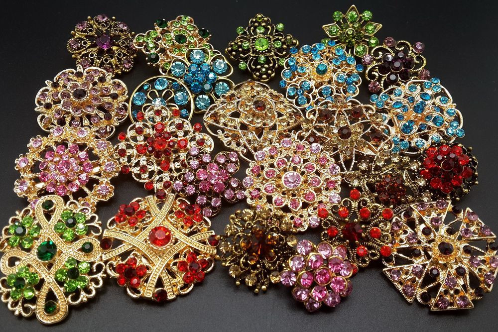 Brooches Vintage
 Lot 24 pc Mixed Vintage Style Golden Rhinestone Crystal