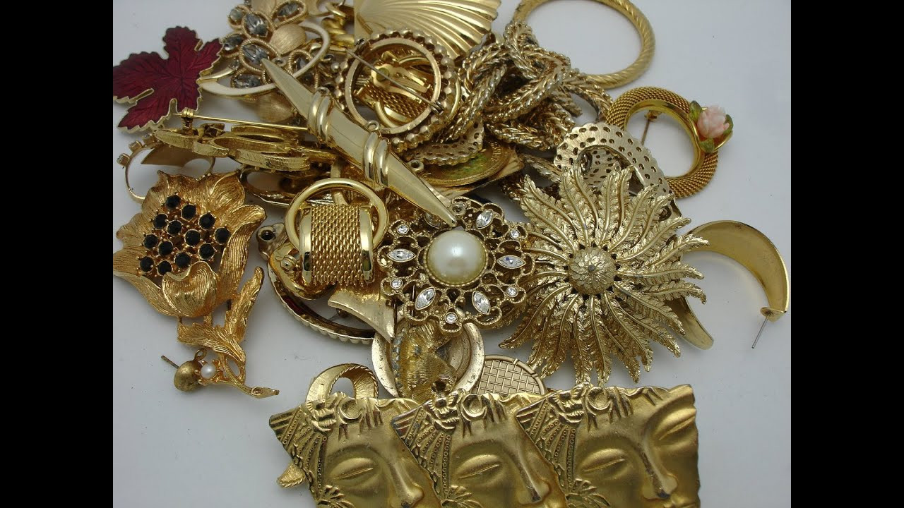 Brooches Vintage
 VINTAGE BROOCHES