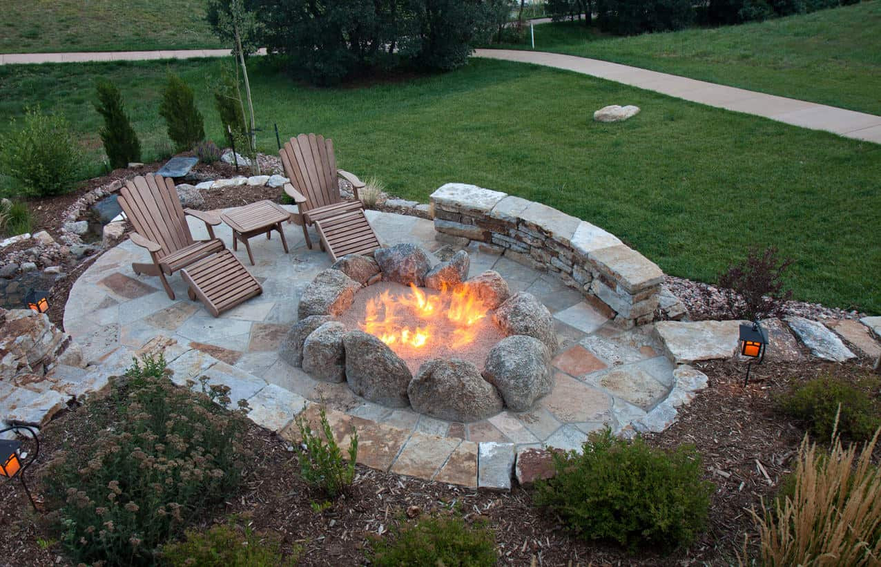Built In Fire Pit Patio
 60 Backyard and Patio Fire Pit Ideas Different Types with