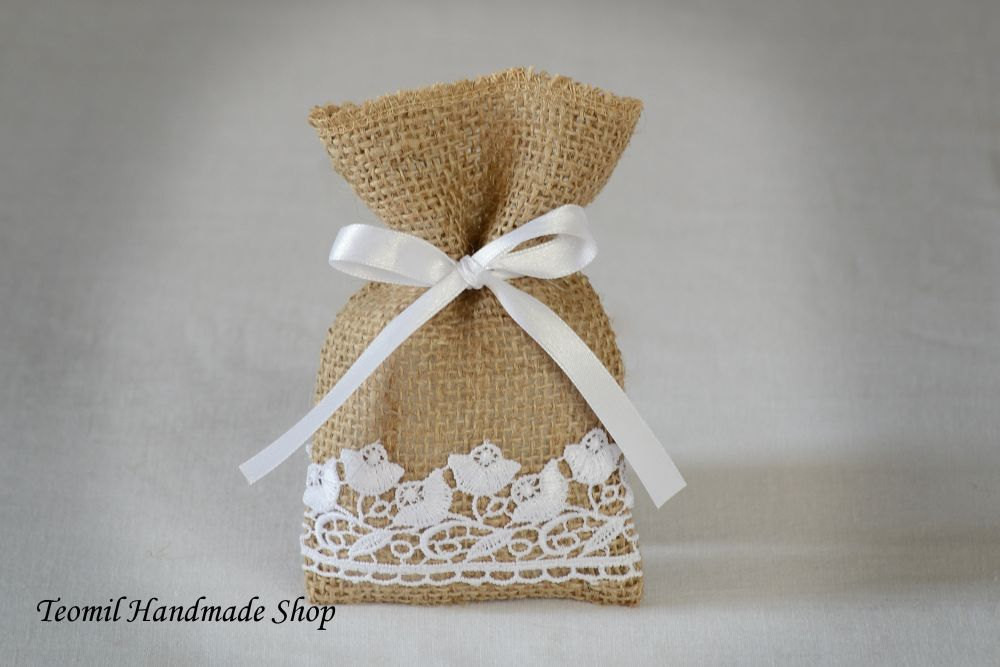 Burlap Wedding Favor Bags
 Burlap Wedding Favor Bags Burlap Gift Bags Rustic by Teomil