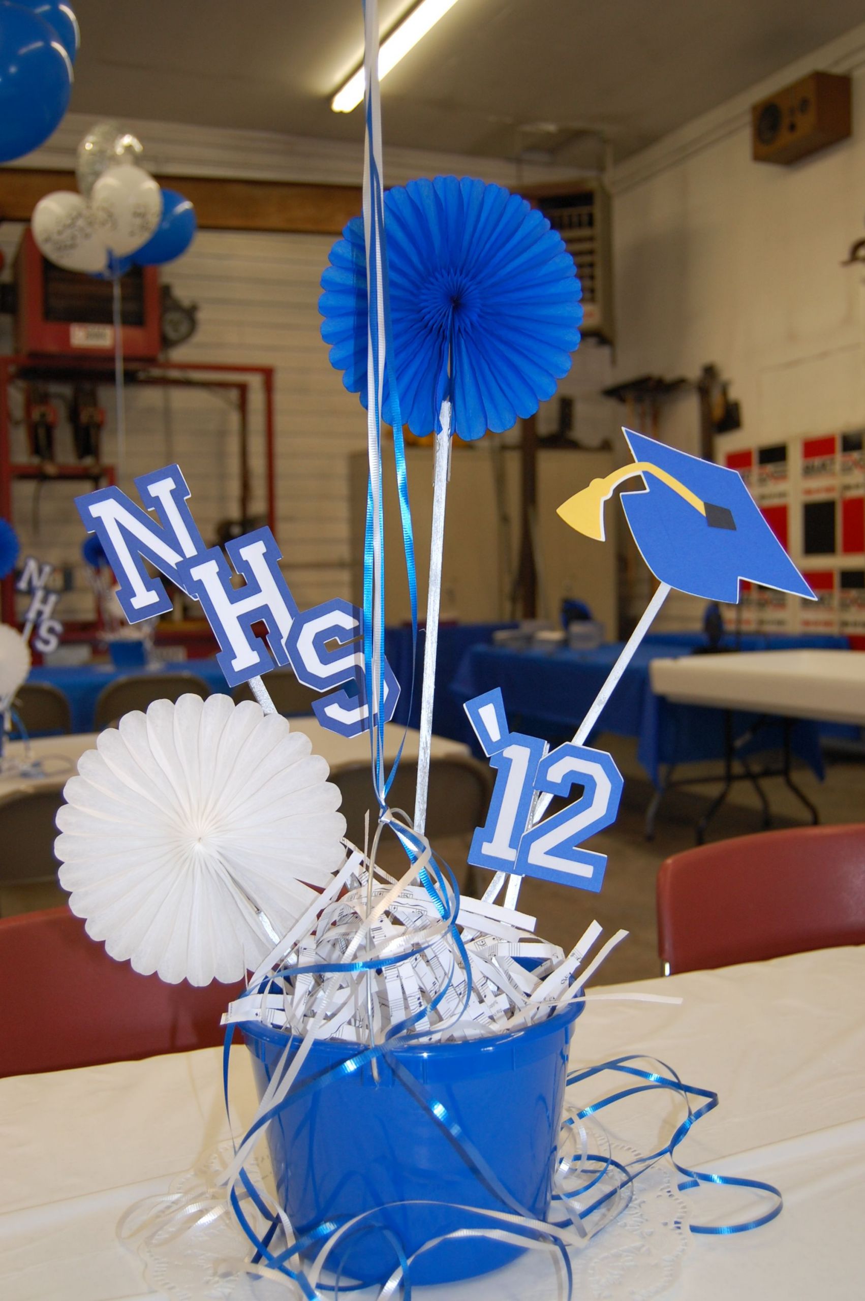 Centerpieces Ideas For Graduation Party
 Easy centerpieces Grad time will be here soon