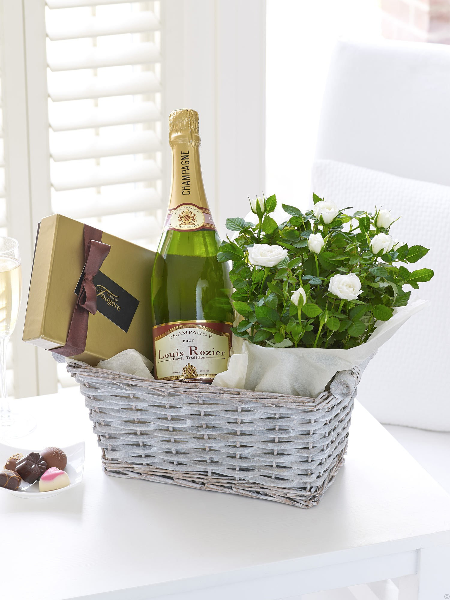 Champagne Gift Basket Ideas
 Luxury Champagne Gift Basket