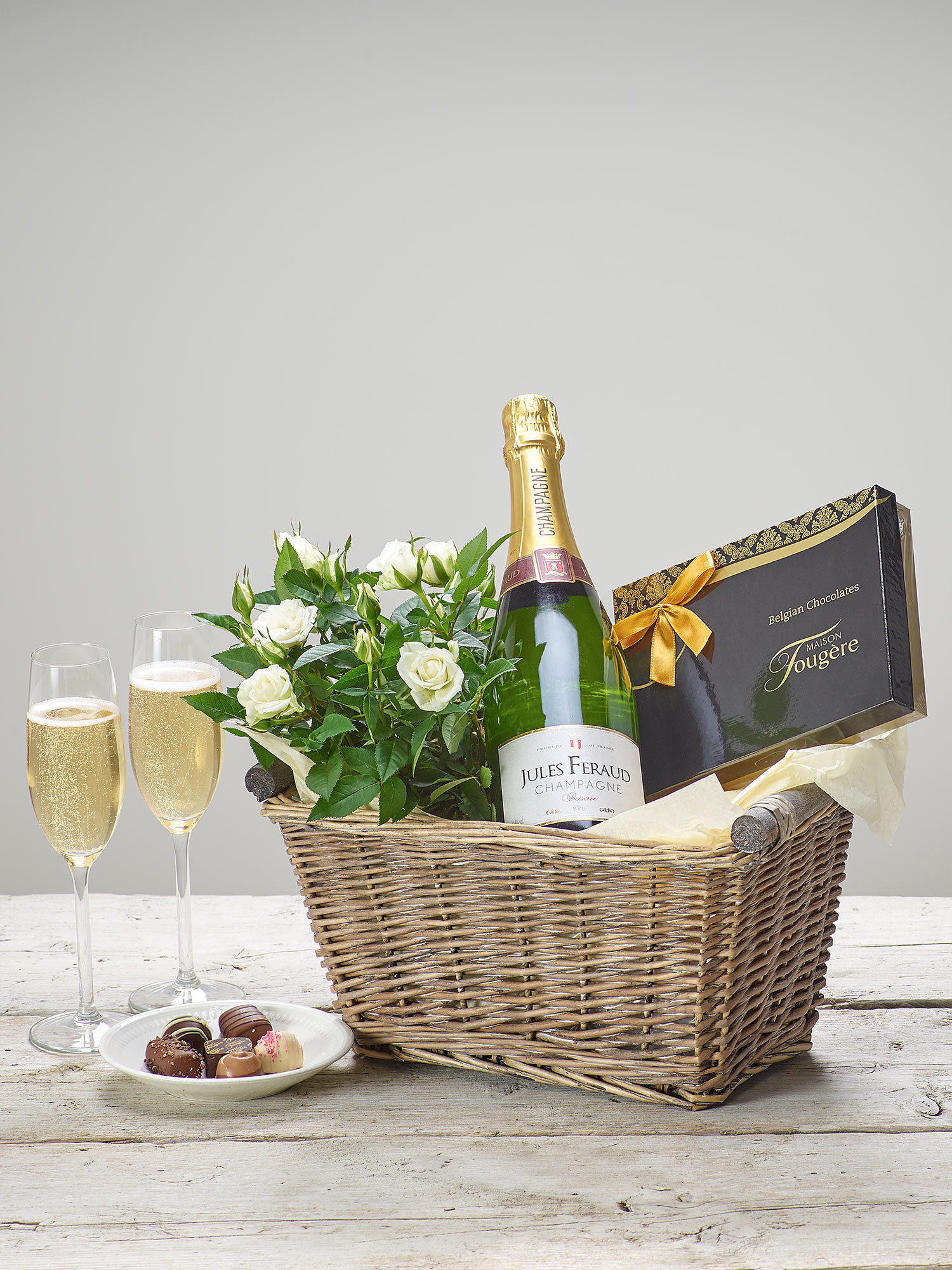 Champagne Gift Basket Ideas
 Luxury Champagne Gift Basket Interflora