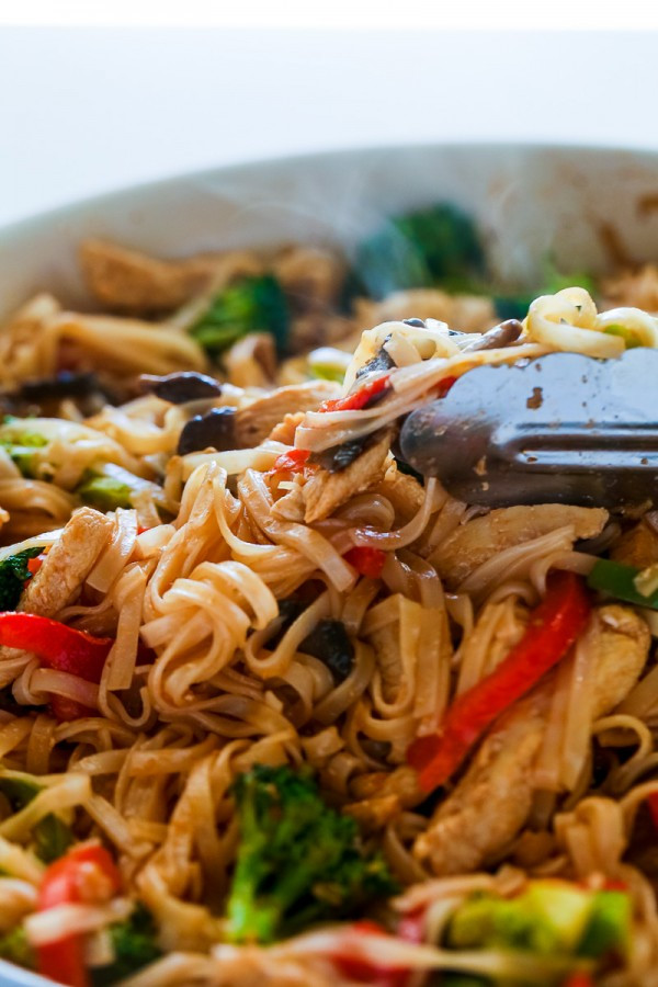 Chicken Stir Fry Noodles Recipes
 10 Easy Chicken Dinners to Refresh Your Meal Plan