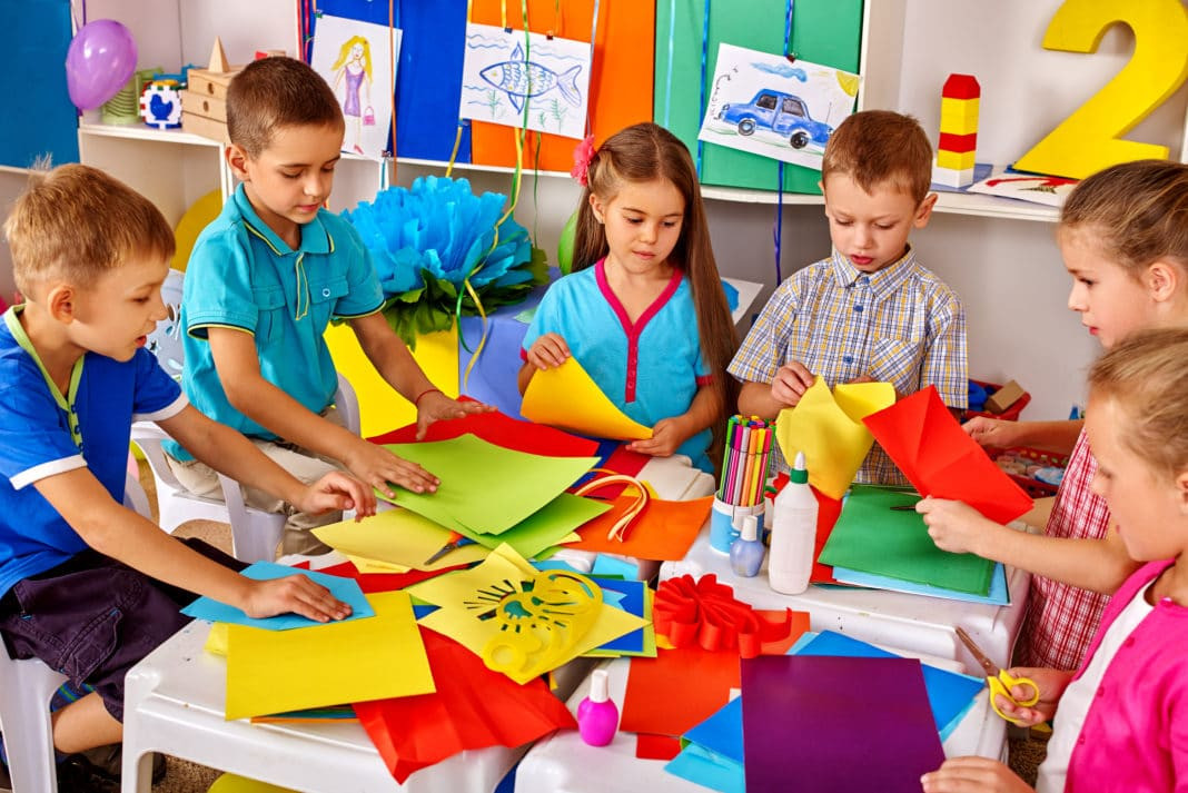 Child Art And Craft
 10 Affordable & Green Arts and Crafts Ideas for Kids