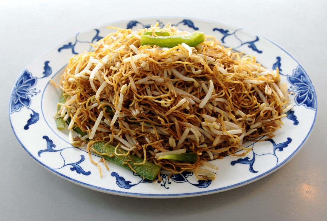 Chinese Fried Noodles
 Golden Whisk Awards Stir fried noodles with bean sprouts