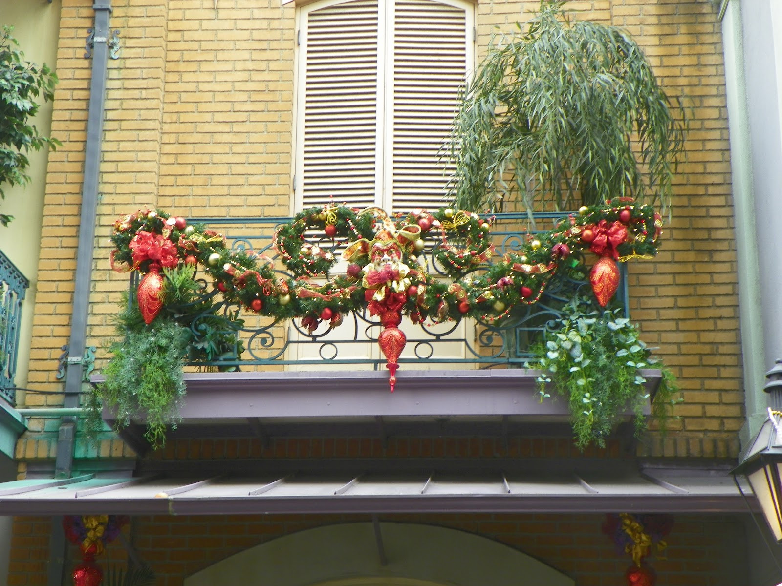 Christmas Balcony Decorating Ideas
 Pixie Pranks and Disney Fun Disneyland s New Orleans