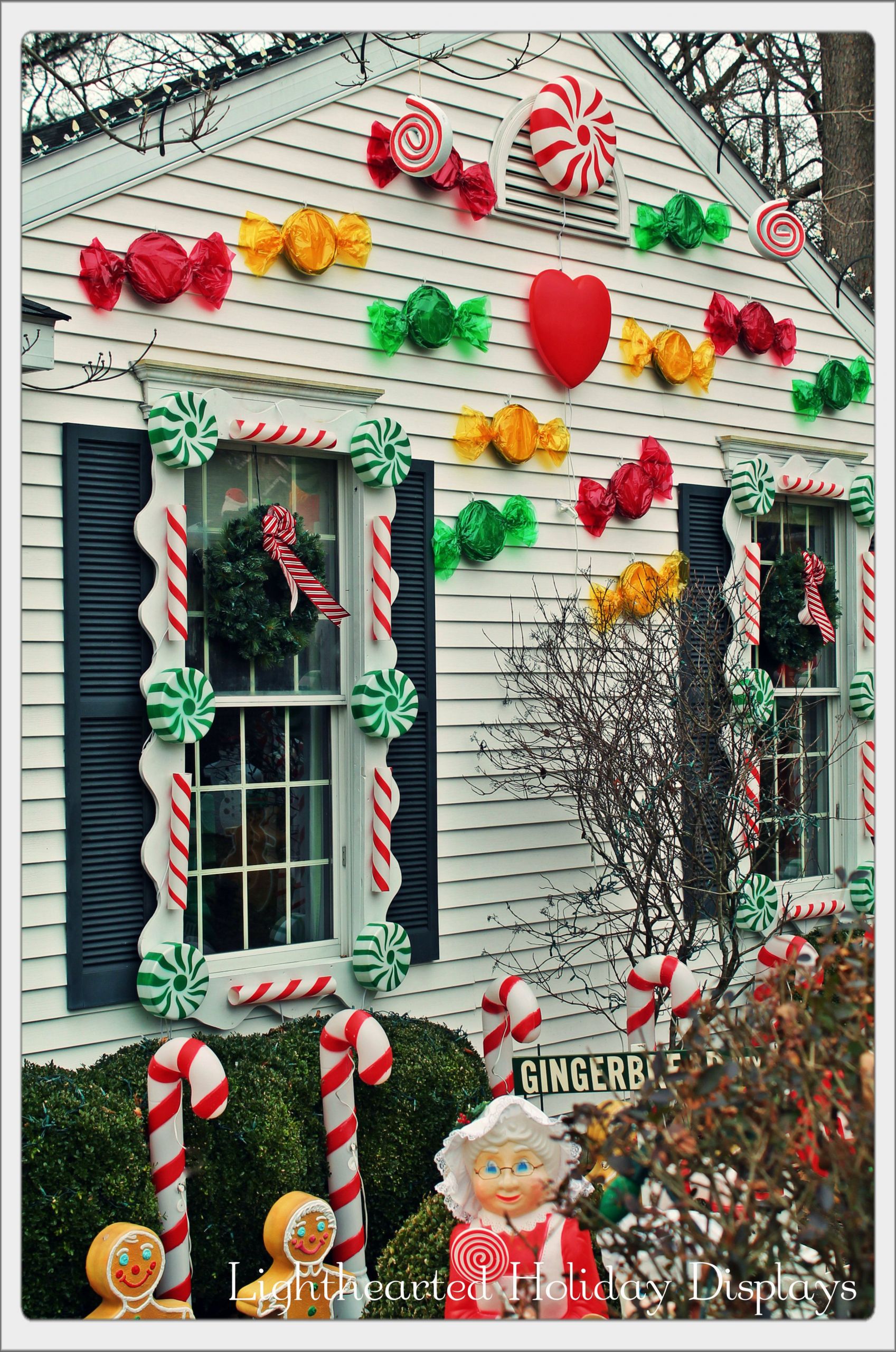 Christmas Candy Decorations
 Candy Cottage So cool christmas