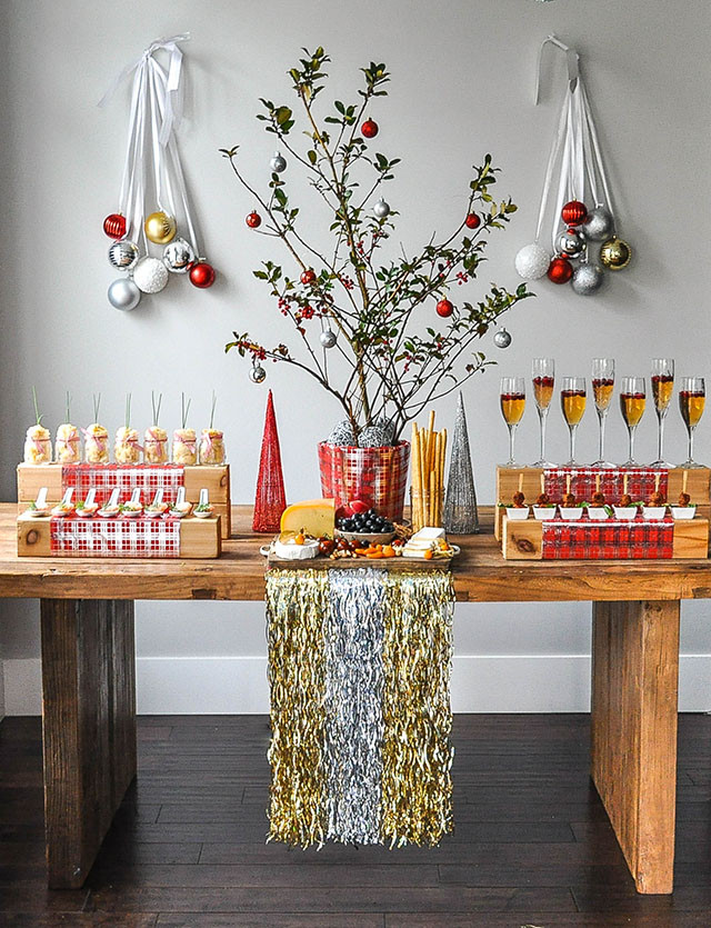 Christmas Cocktail Party Ideas
 How To Throw A Holiday Cocktail Party a Bud