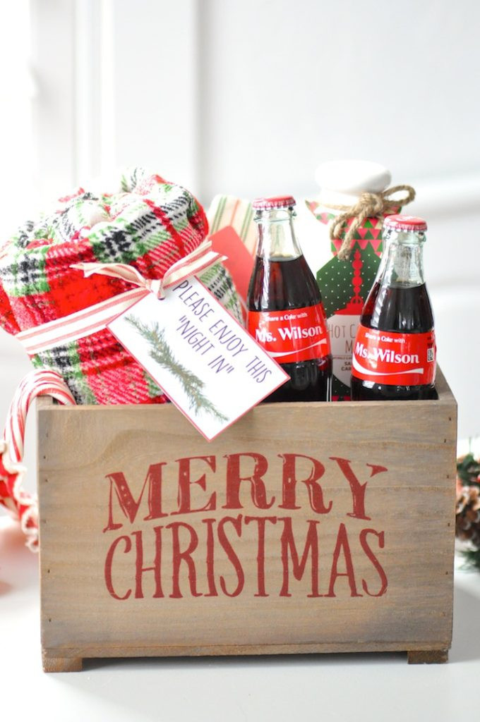 Christmas Gift Basket Ideas Pinterest
 Creating the perfect holiday t with these awesome t