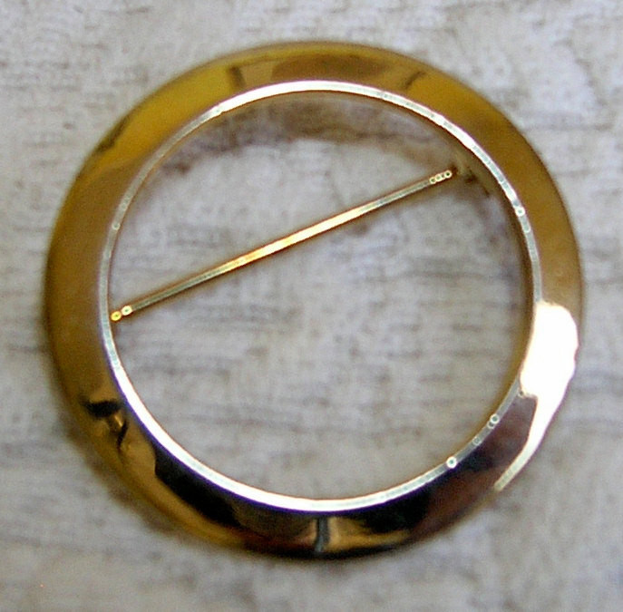 Circle Pins
 CIRCLE PIN 1960s the real thing by PeggyToole on Etsy