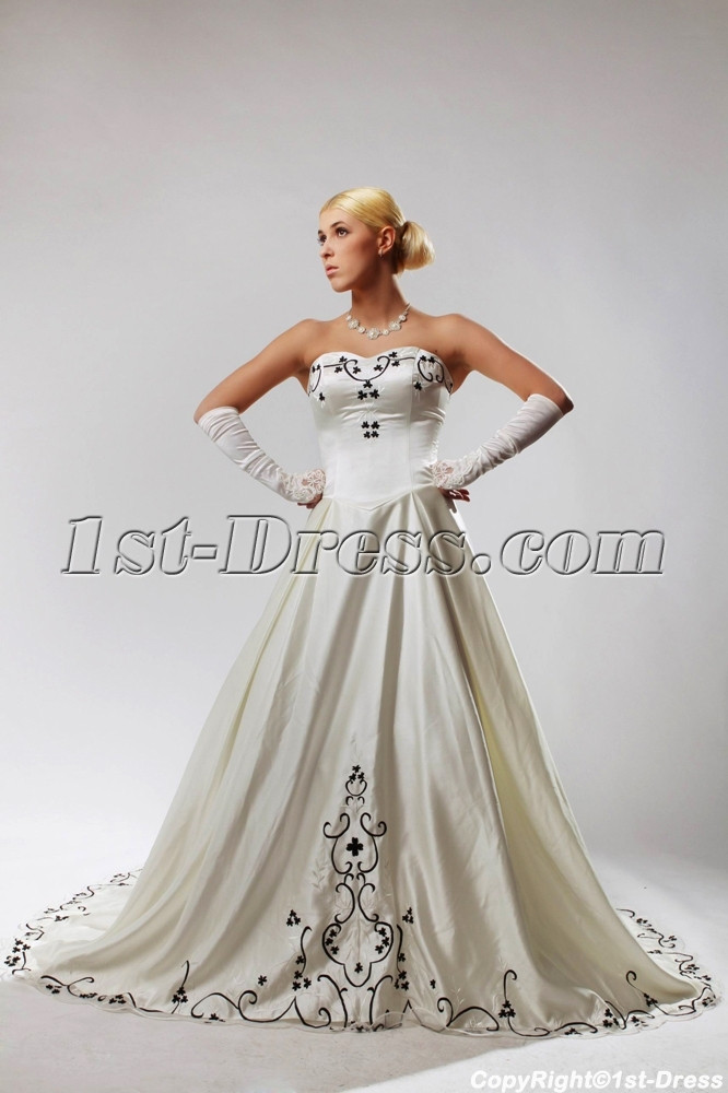 Colored Plus Size Wedding Dresses
 Ivory Plus Size Wedding Dresses with Color Black SOV