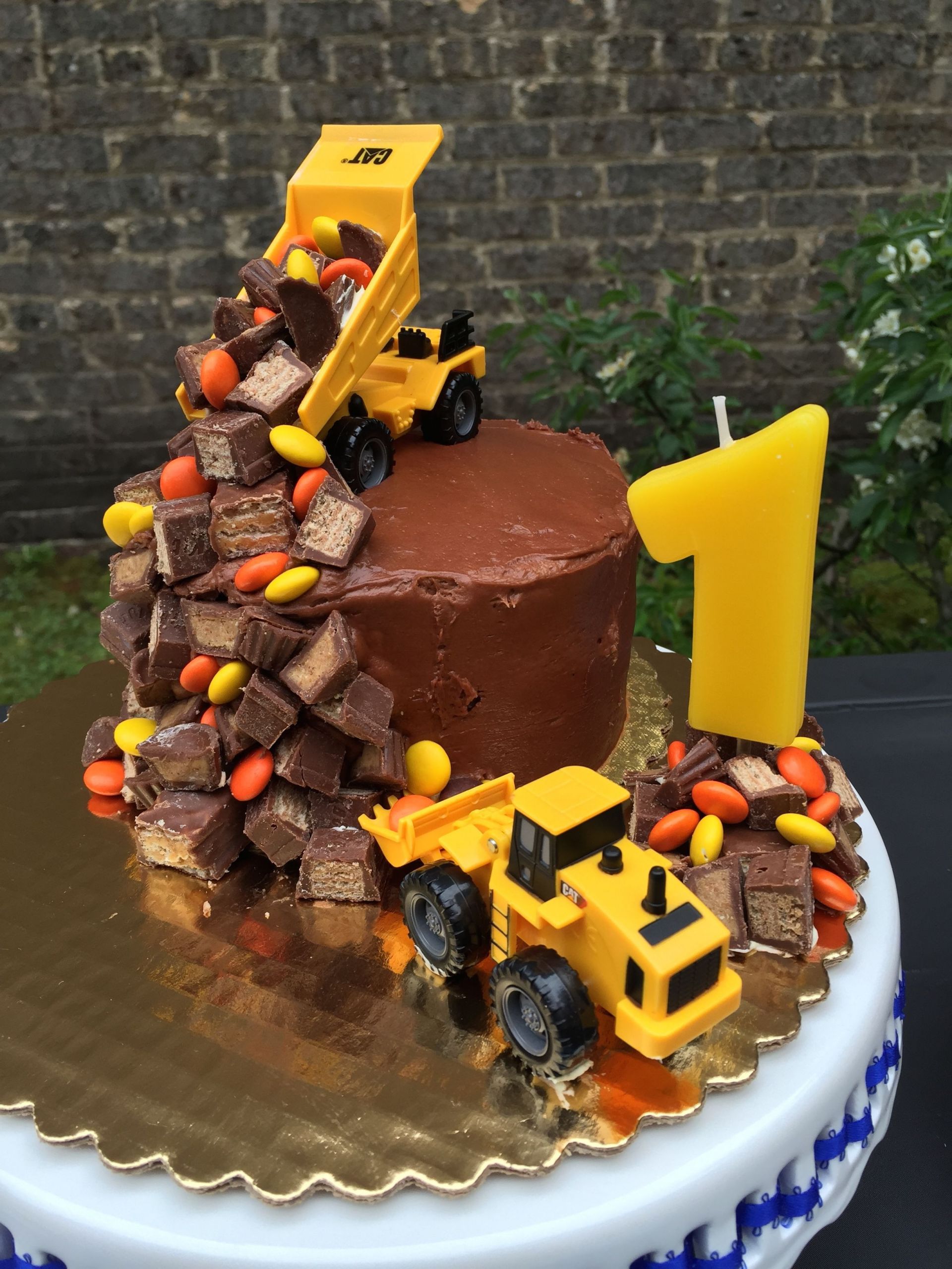 Construction Birthday Cakes
 Easy and adorable construction birthday party cake in 2019