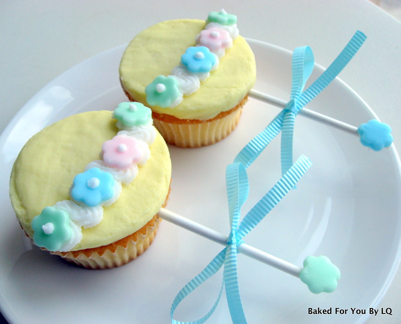 Cupcakes For Baby Shower
 Baby Shower Rattle Cupcakes