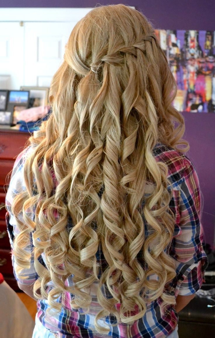 Curled Prom Hairstyles
 Curly Hairstyles For Prom Party Fave HairStyles