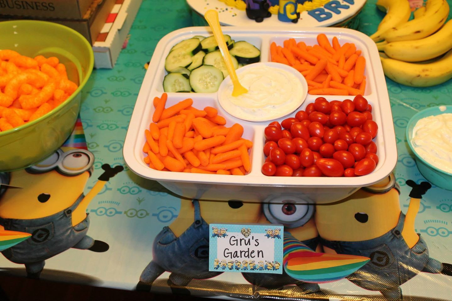 Despicable Me Party Food Ideas
 Food table Grus garden veggie tray minion party