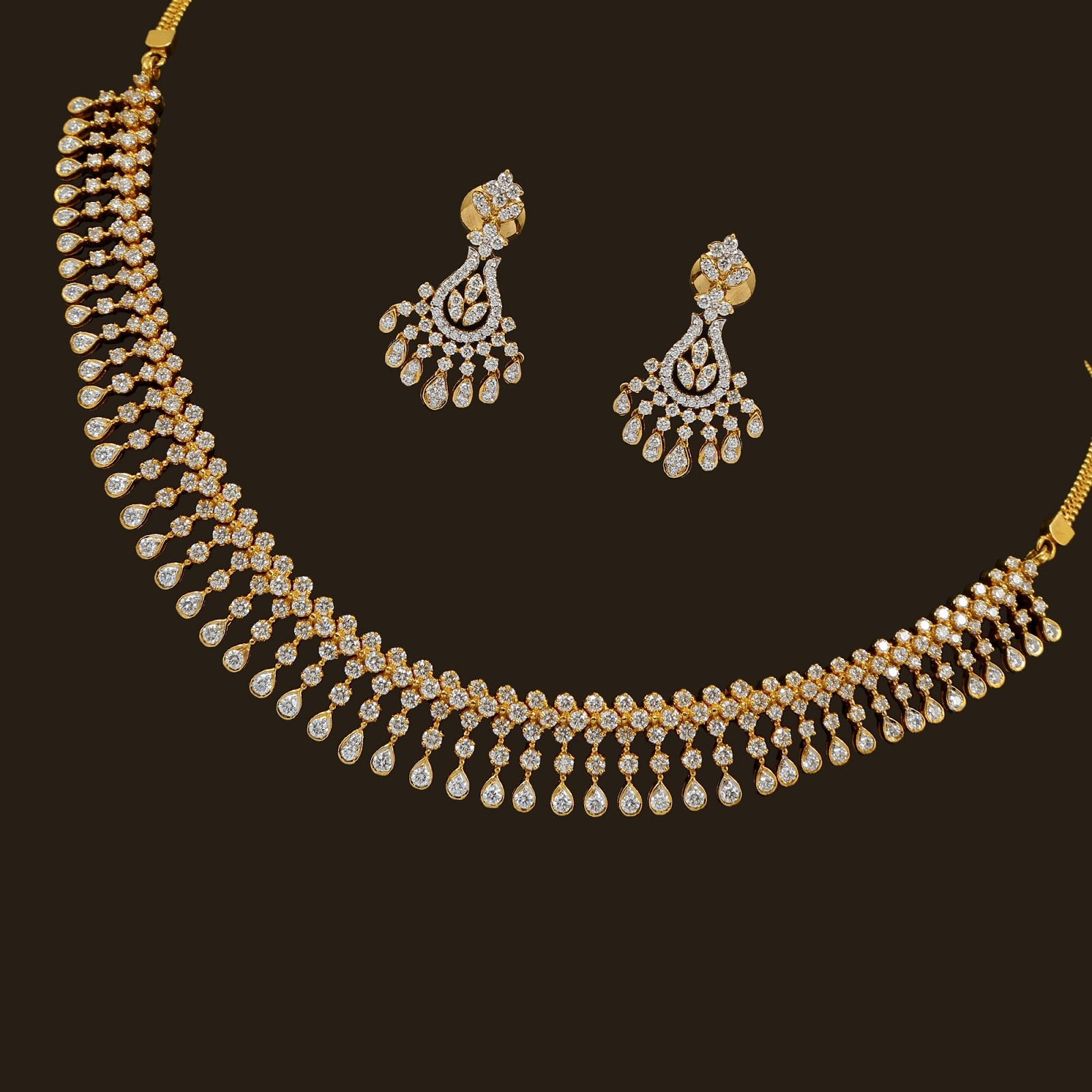 Diamond Necklace India
 Sale news and Shopping details Vummidi Diamond Necklace Sets