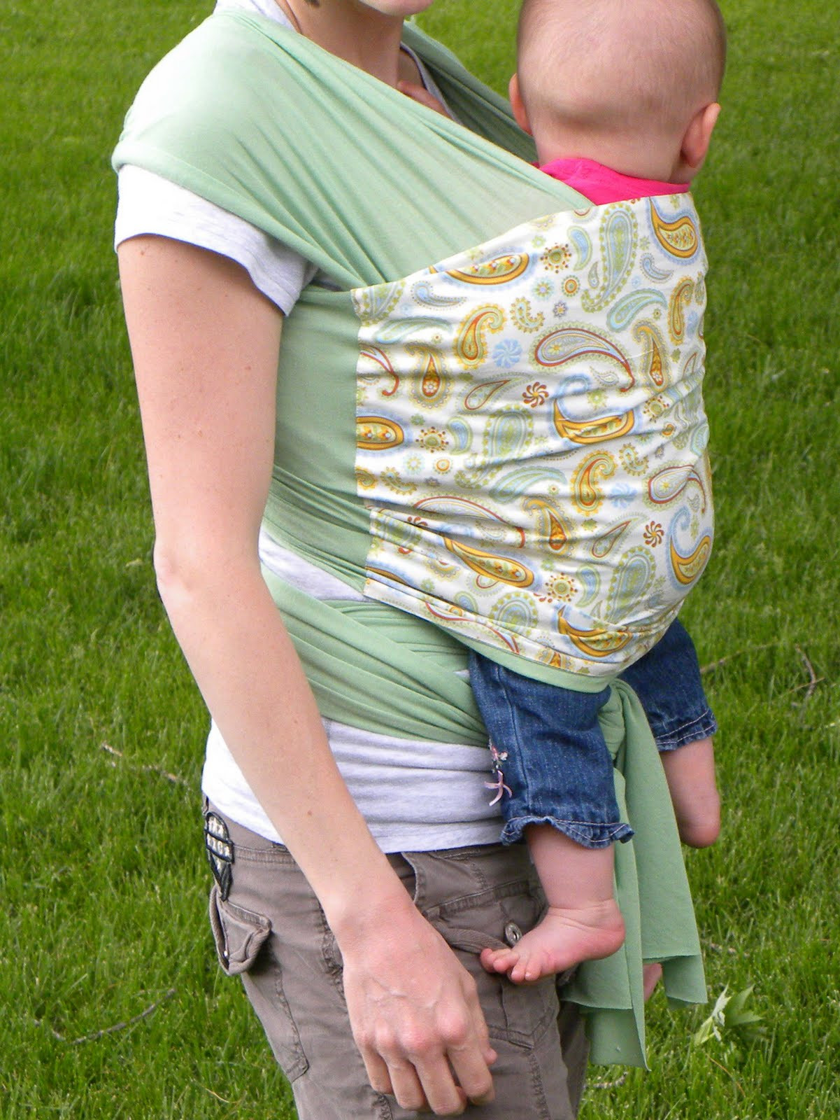 DIY Baby Carriers
 25 Adorable & Easy to Make Baby Accessories