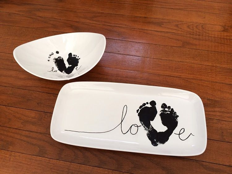 DIY Baby Footprints
 DIY a baby footprint love plate for grandparents this year