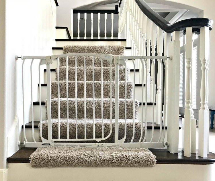 DIY Baby Gate Stairs
 Cheap DIY Baby Gate Hack for Stairs With No Holes