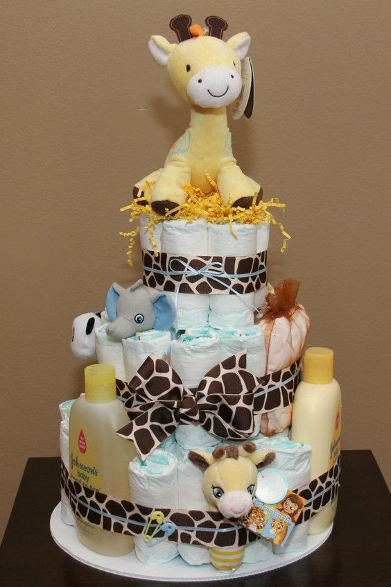 DIY Baby Shower Diaper Cake
 Giraffe Diaper Cake