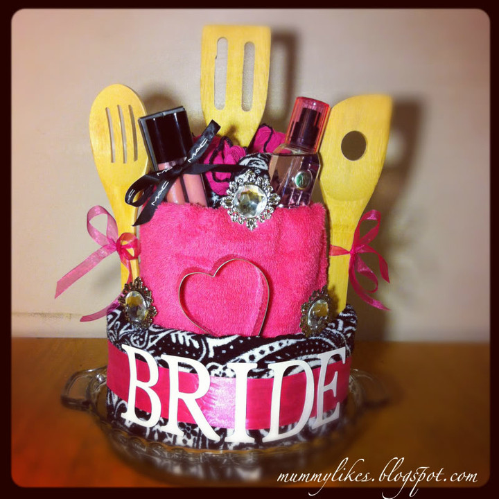 DIY Bridal Shower Gifts
 OoOo Mummy Likes DIY Bridal Shower Cake