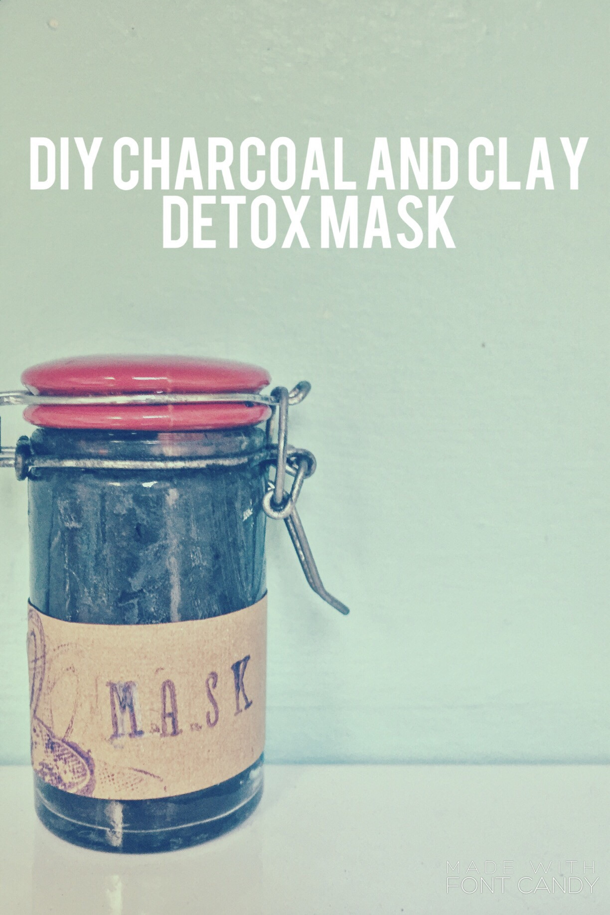 DIY Detox Mask
 DIY Charcoal and Clay Detox Mask – honeyandloam