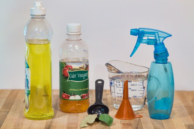 DIY Dog Repellent Spray
 Homemade Fly Repellent for Dogs
