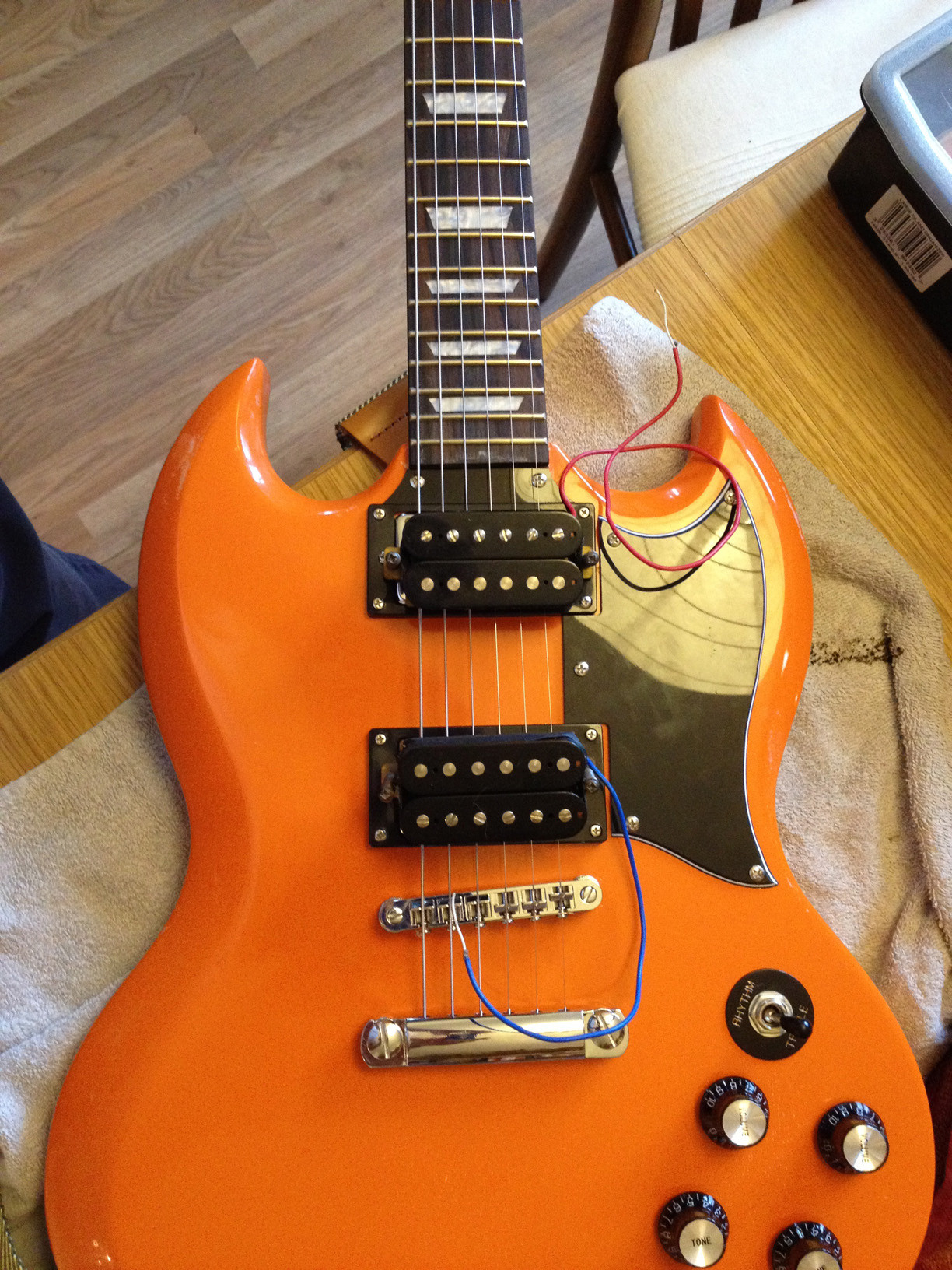 DIY Guitar Kits
 DIY guitar kit – Capri Orange SG