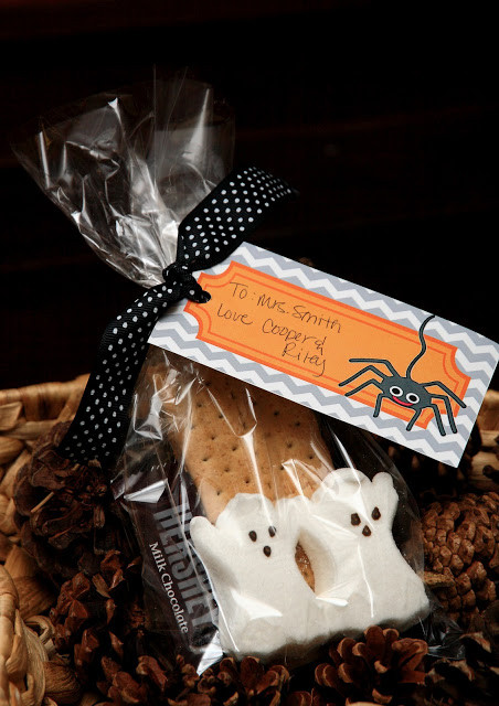 DIY Halloween Gifts
 Halloween S mores Teacher Gift & Free Printable
