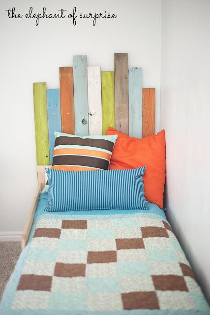 DIY Headboard For Kids
 Cute headboard can change colors to the gender of your