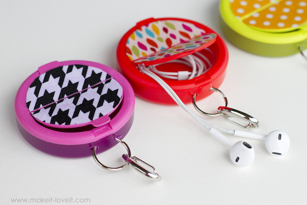 DIY Headphone Organizer
 Upcycled Awesome Make an Earphone Holder from a Mint