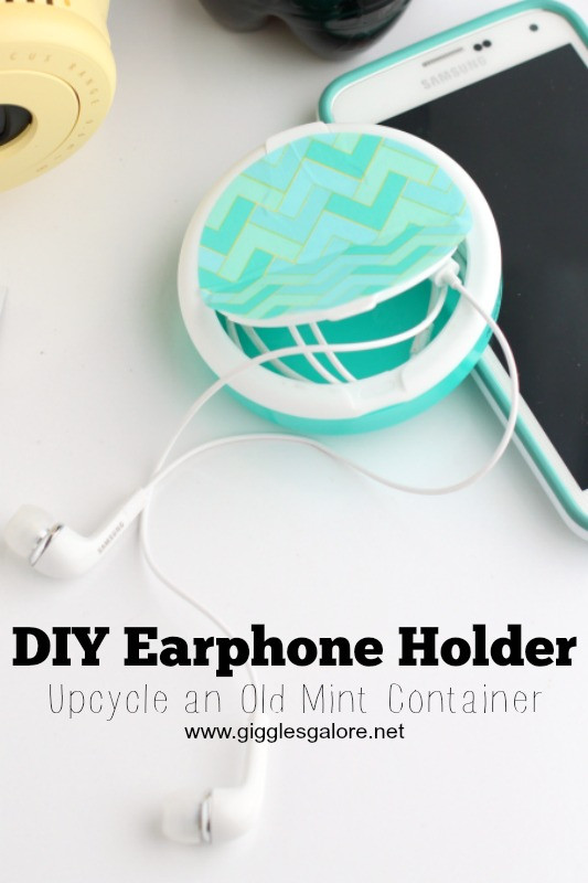 DIY Headphone Organizer
 DIY Earphone Holder