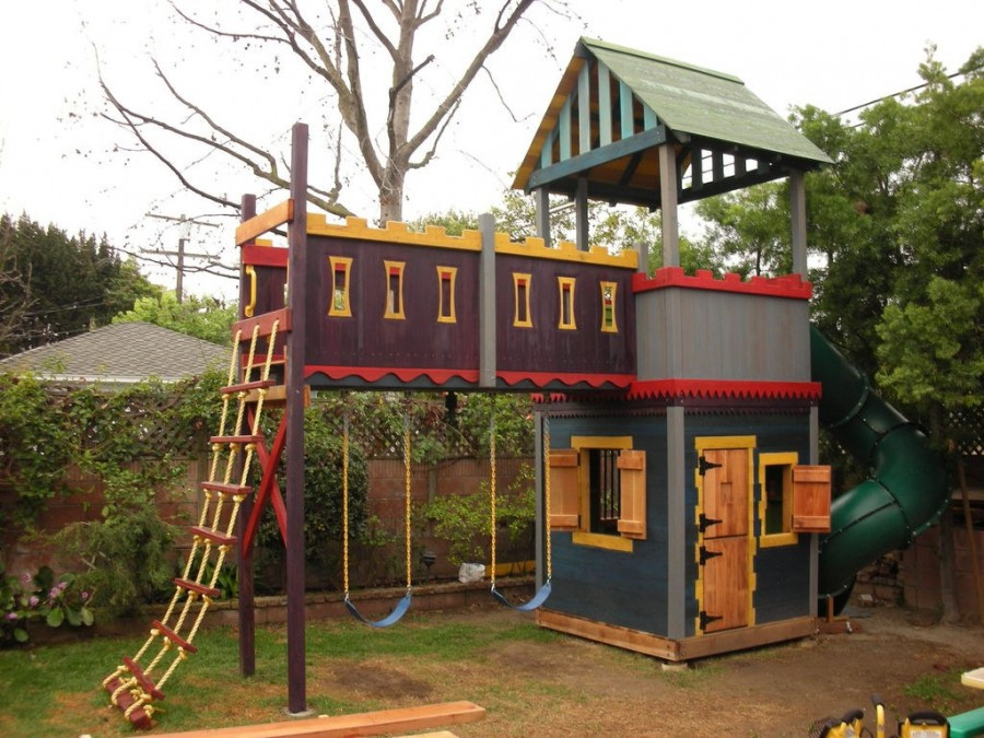 DIY Kids Clubhouse
 16 DIY Playhouses Your Kids Will Love to Play In – The