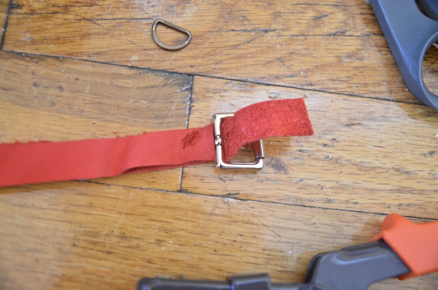 DIY Leather Dog Collar
 Make A Classy Rustic Leather Collar For Your Tail Wagger