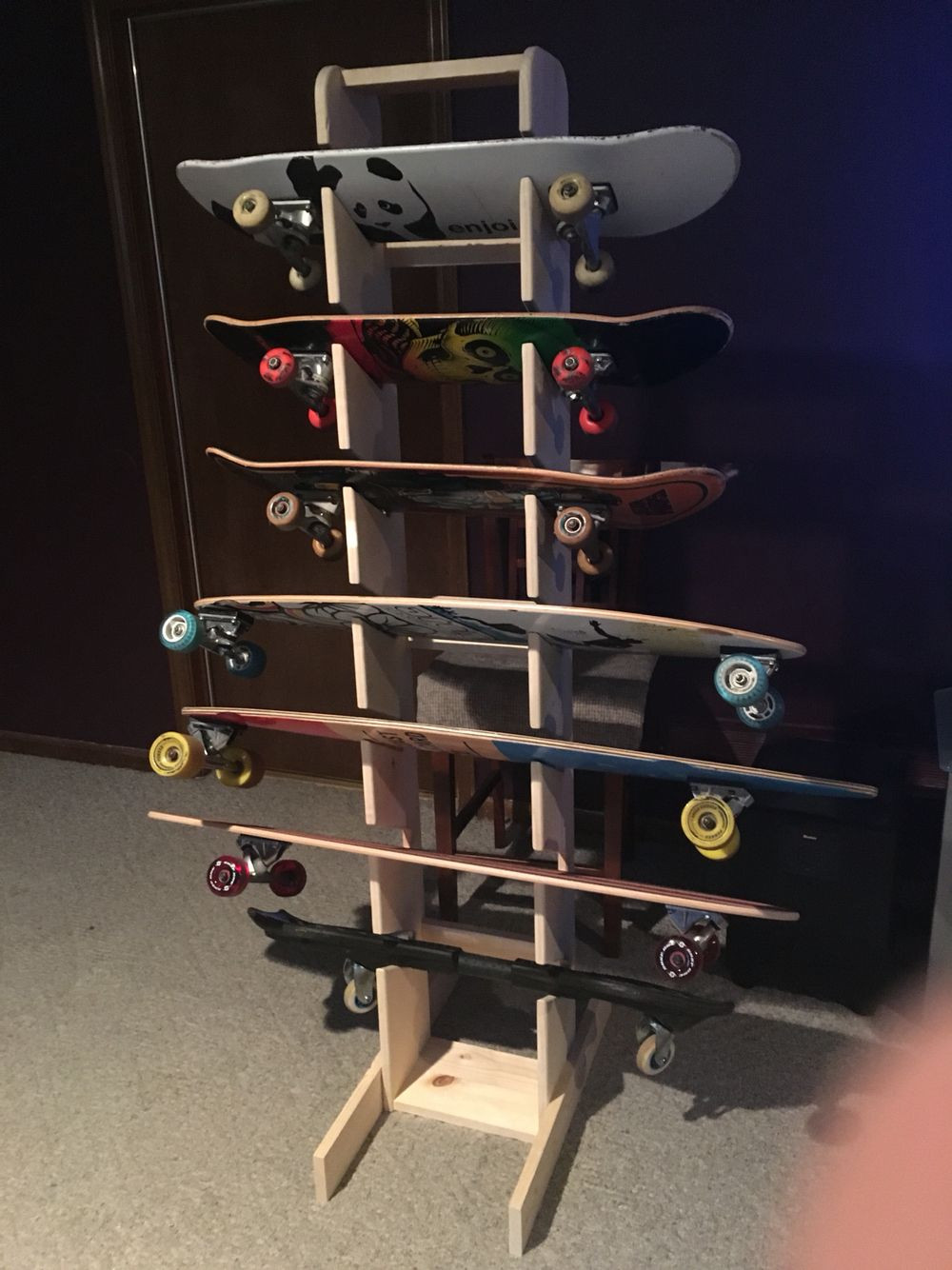 DIY Longboard Rack
 Skateboard rack DIY wood holding seven skateboards It s 5