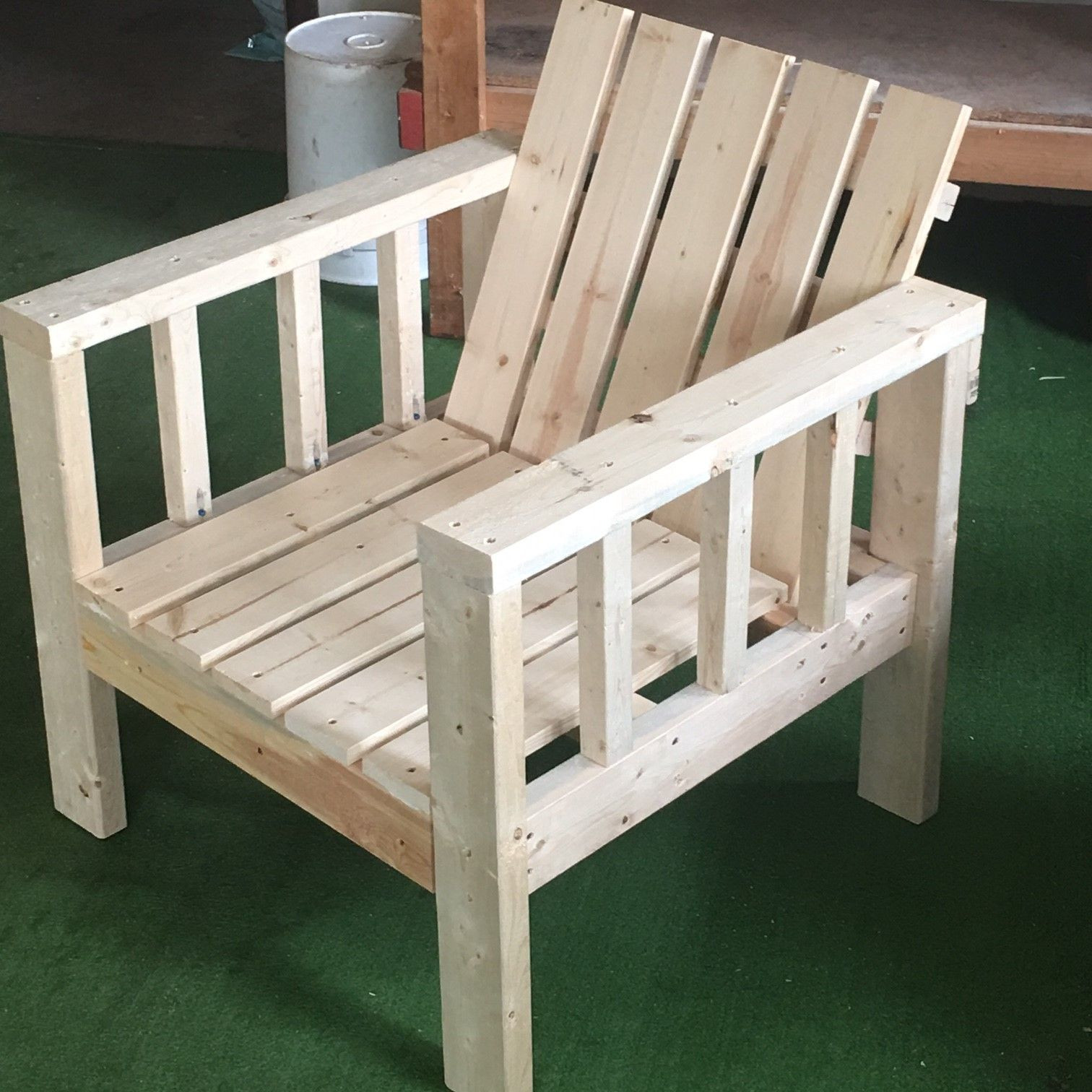 DIY Outdoor Chair
 Tips for Making Your Own Outdoor Furniture