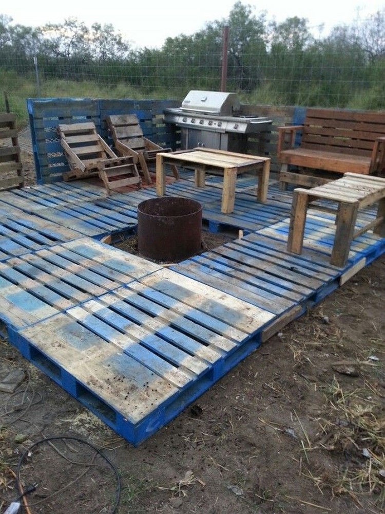 DIY Outdoor Decks
 DIY Pallet Patio Decks with Furniture