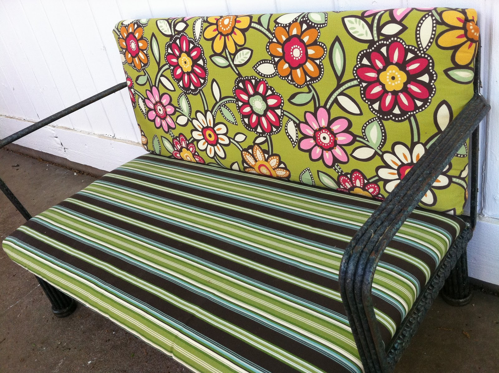 DIY Outdoor Furniture Covers
 Naptime = Craft time No sew Patio Furniture Cushion Re do