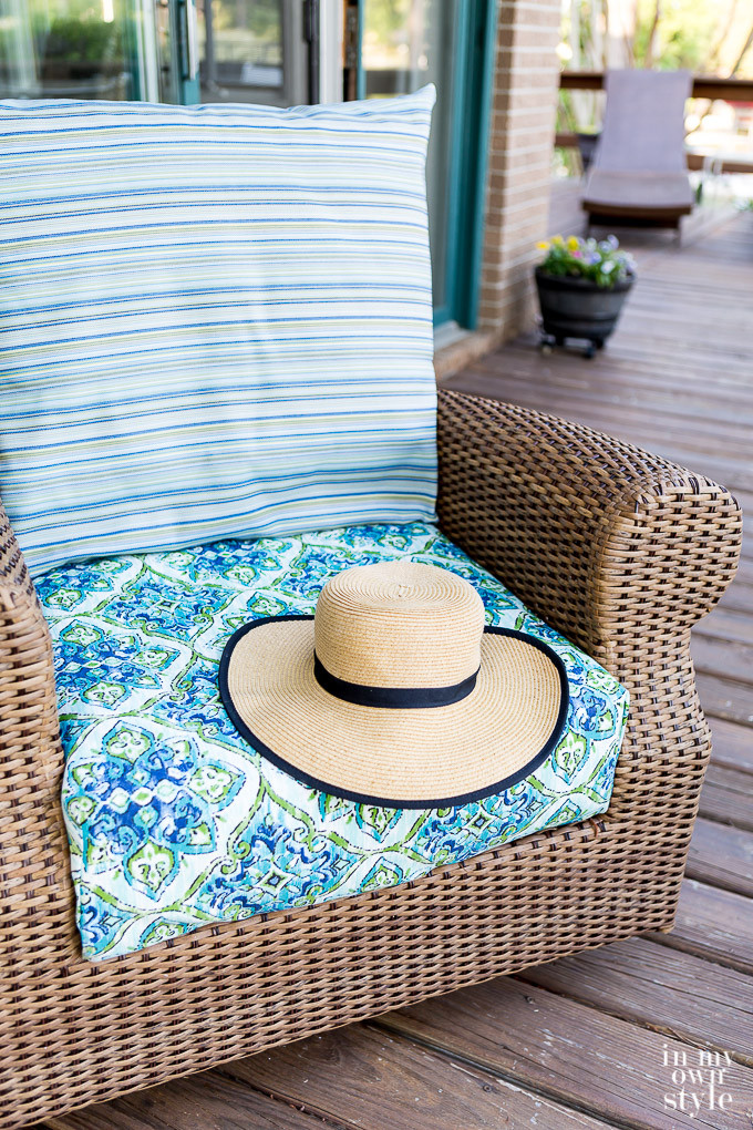 DIY Outdoor Furniture Covers
 Easy Ways to Make Indoor and Outdoor Chair Cushion Covers
