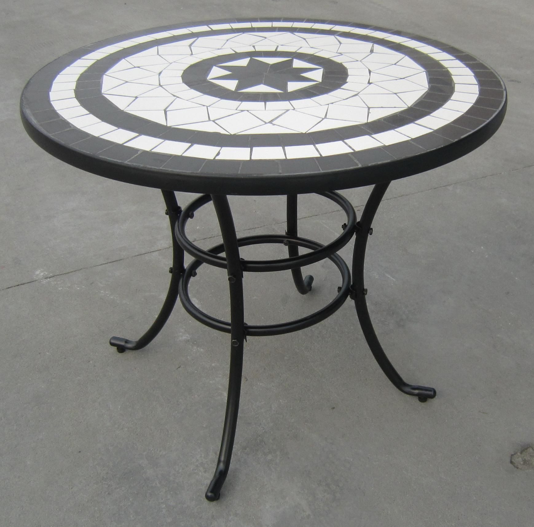 DIY Outdoor Mosaic Table
 Mosaic Table Top Ideas