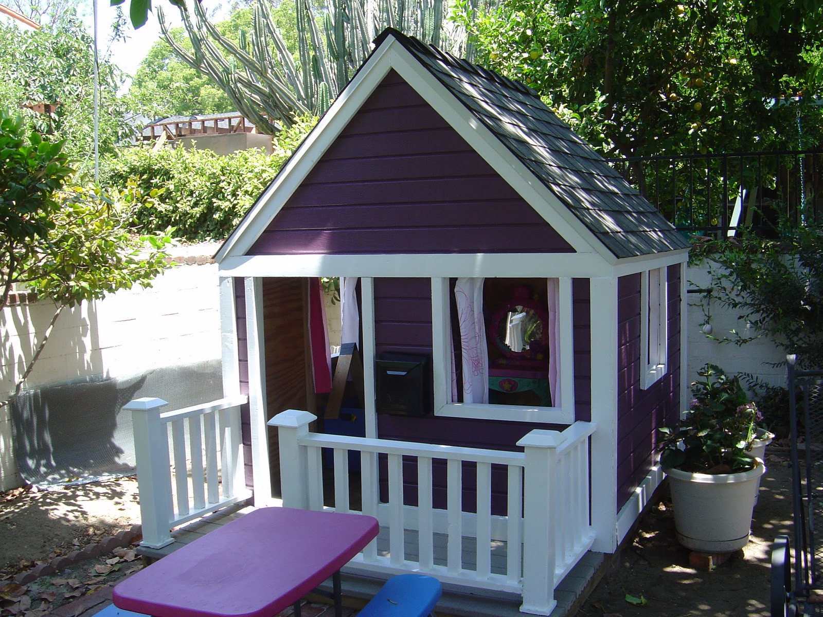DIY Outdoor Playhouse
 DIY Girls and Boys Playhouse Designs For Backyard