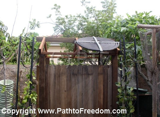 DIY Outdoor Solar Shower
 Simple Solar Showers for Summer