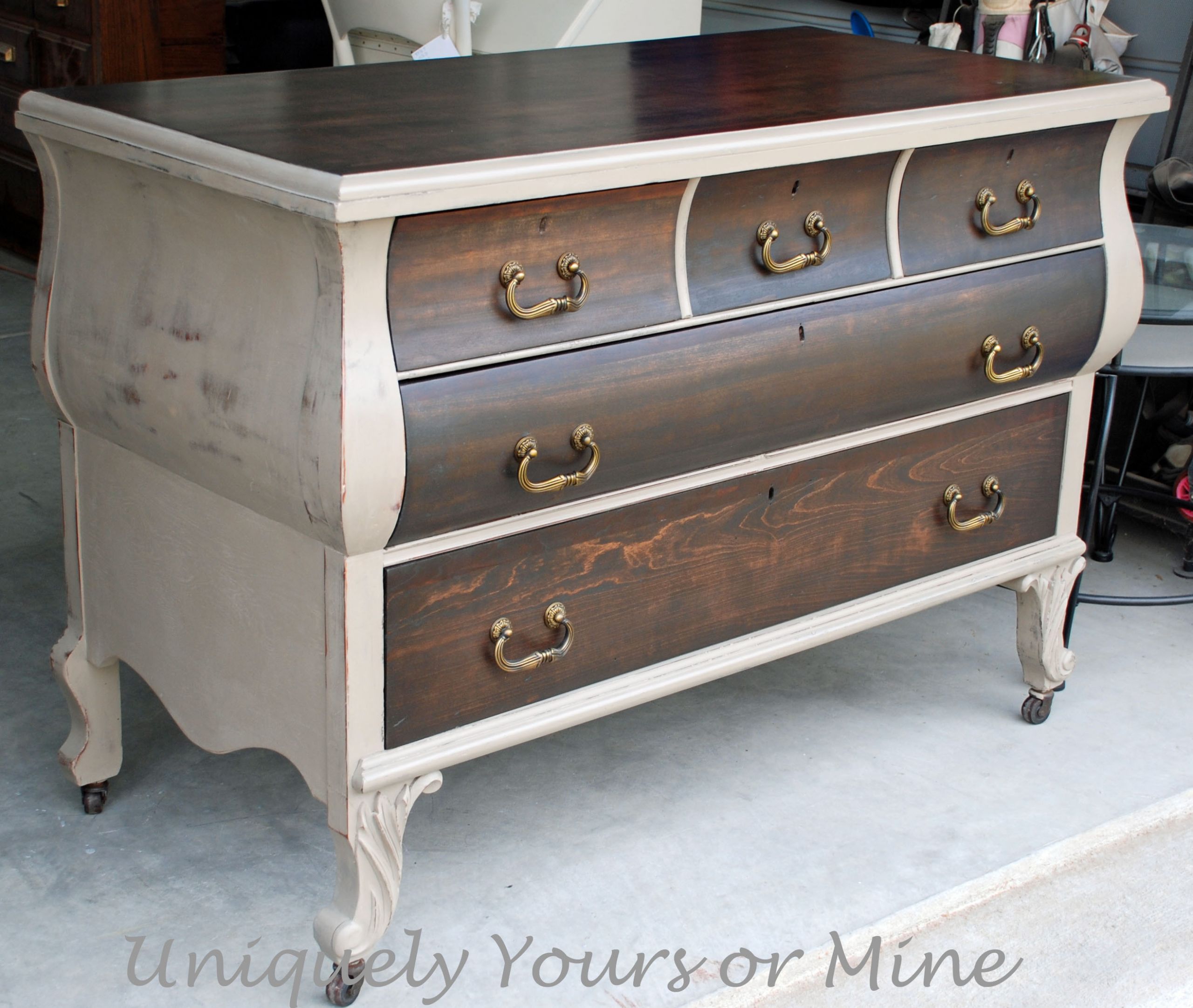 DIY Paint Wood Furniture
 Beautiful Wood Finish and A plimentary Paint for Contrast